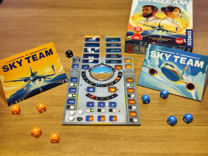 Spielmaterial des Spiels Sky Team auf einem Tisch
